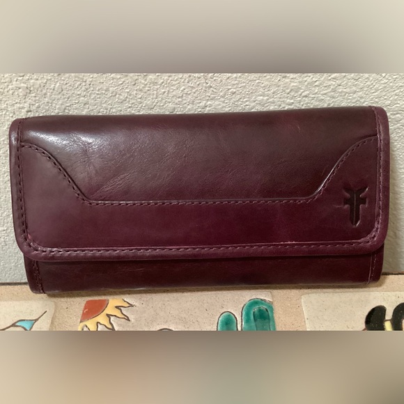 RARE Frye (Deborah) Studded Handbag with Wallet - Picture 13 of 16